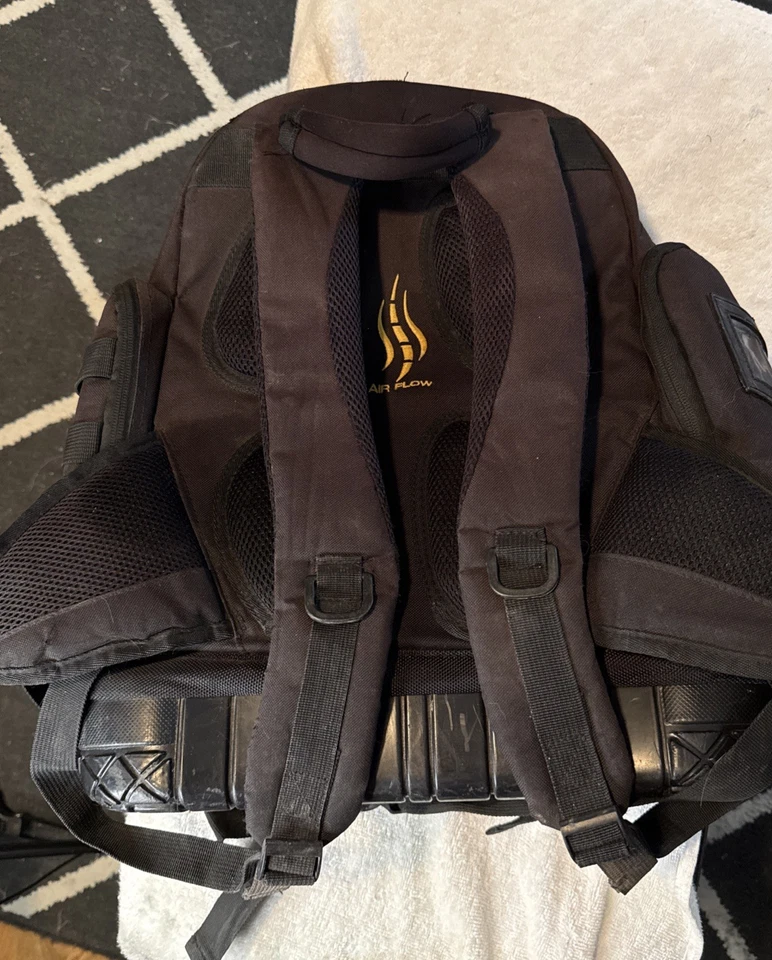 AWP-HP Black Extreme Tool Backpack w/Treaded Rubber Bottom, 1 ZIPPER STUCK - Image 4 of 4