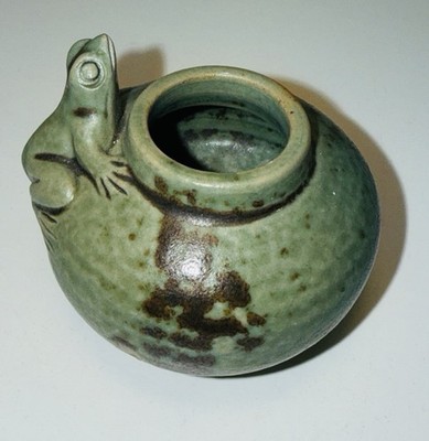 Vintage Miniature Pottery Pot With Frog Accent. Mossy Sage Green Glaze 2 