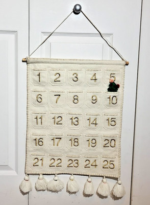 Advent Calendar White Felt Pockets Christmas Tree Piece Wall Hanging 22.5'' x 16''