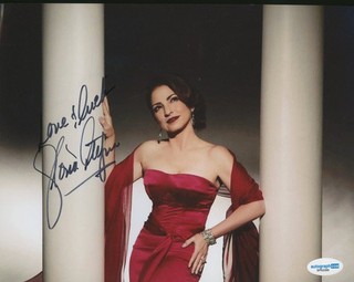 AUCTION #2 Gloria Estefan Signed 8x10 Music Photo AUTO ACOA COA