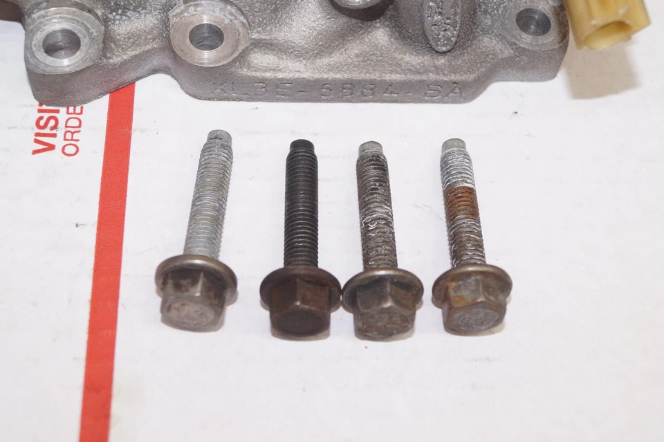 97-03 Ford F-150 4.6L 2v Oil Filter Housing XL3E-6884-BA OEM W/BOLTS EXPEDITION — 第 2/4 张图片