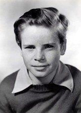 Tommy Bupp Unsigned photo - American actor - Donation to Charity *1