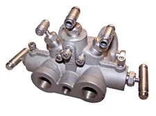 NEW D/A MFG 5 VALVE STAINLESS STEEL 316 MANIFOLD 6000 PSI MAX  GP5TC-T-SS