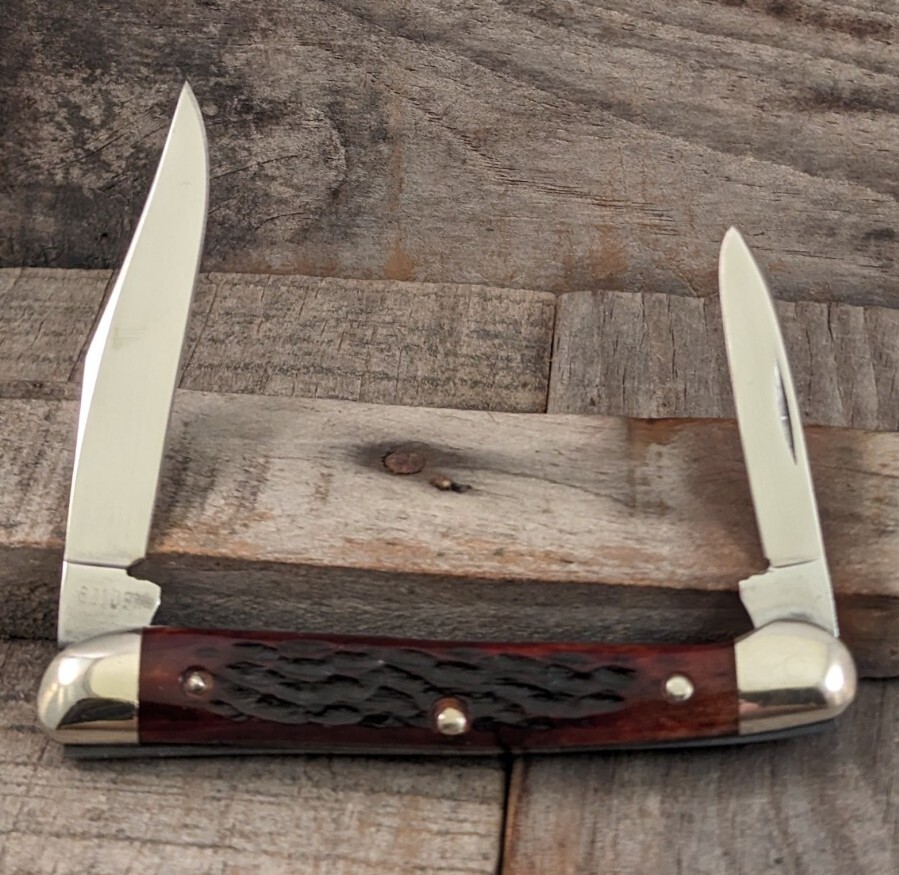 1975 Case XX Beautiful Deep Red Jigged Bone 3.5 1975 Case XX Beautiful Deep Red Jigged Bone 3.5