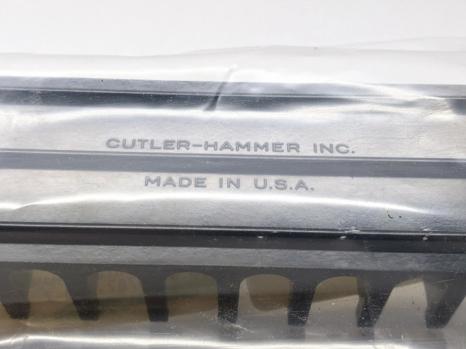 Cutler Hammer 10987H-6A 8 Pole Terminal Block 600V 30A - Image 3 of 3