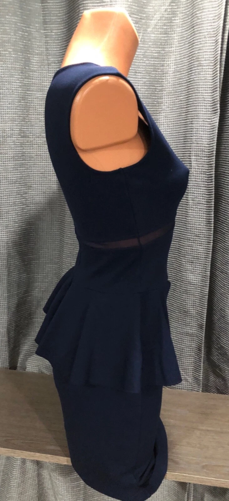 UNDERCOVER Abito nuovo $98 Victoria’s Secret Moda Intl’ blu navy ponte maglia e rete peplo 4