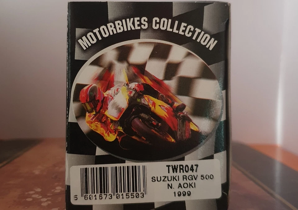 1:24 scale 2 Wheels, TWR047, Suzuki RGV 500 N. Aoki #9 1999 - Image 2 of 2