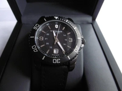 Victorinox Maverick Large (241787) Herren Armbanduhr - Black Edition - Bild 1 von 4