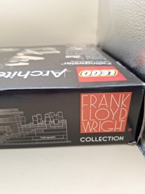 LEGO ARCHITECTURE: Fallingwater (21005) Complete Qith Manual