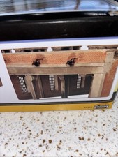 Graham Farish N-Scale Four Road Engine Shed