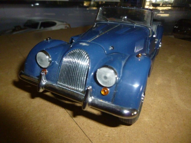 MORGAN PLUS 4 SUPER SPORT KYOSHO 1/18 - Photo 2/4