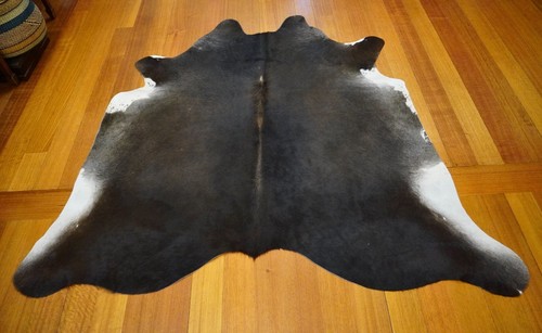 Framed Dark Charcoal Tones - - A Beautiful Mid Sized Cowhide Rug - Picture 2 of 10