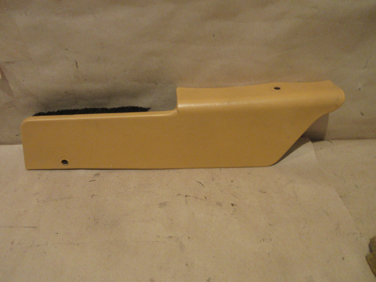 Ferrari 348TB/TS - RH Rear Lined Guide Protection Moulding  P/N  63310100