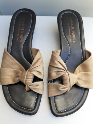 DONALD PLINER Gold Wrap Flip Flop Toe Wedge sandals M