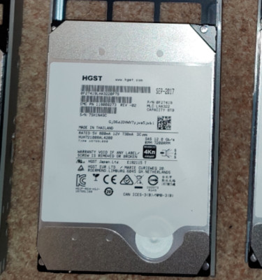 WD Ultrastar He10 Festplatte 10 TB SAS 12 Gb/s 1EX0145 (Festplatte 1)