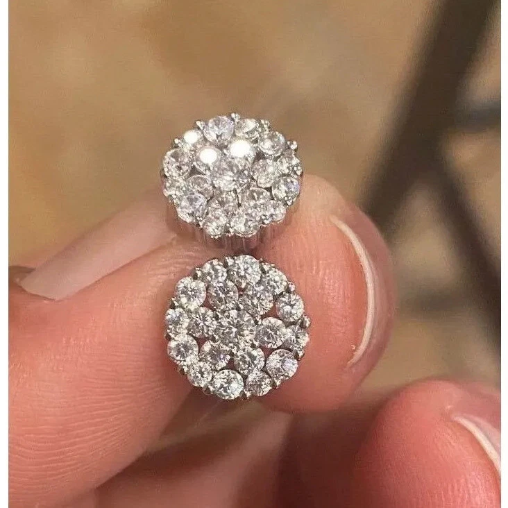 Aretes con racimo de plata esterlina pavé de circonitas cúbicas enchapados en platino para mujer Foto 2 de 4