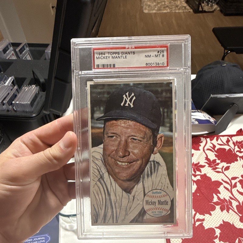 Topps 1964 Topps Giants Mickey Mantle #25 Baseball Card PSA 8