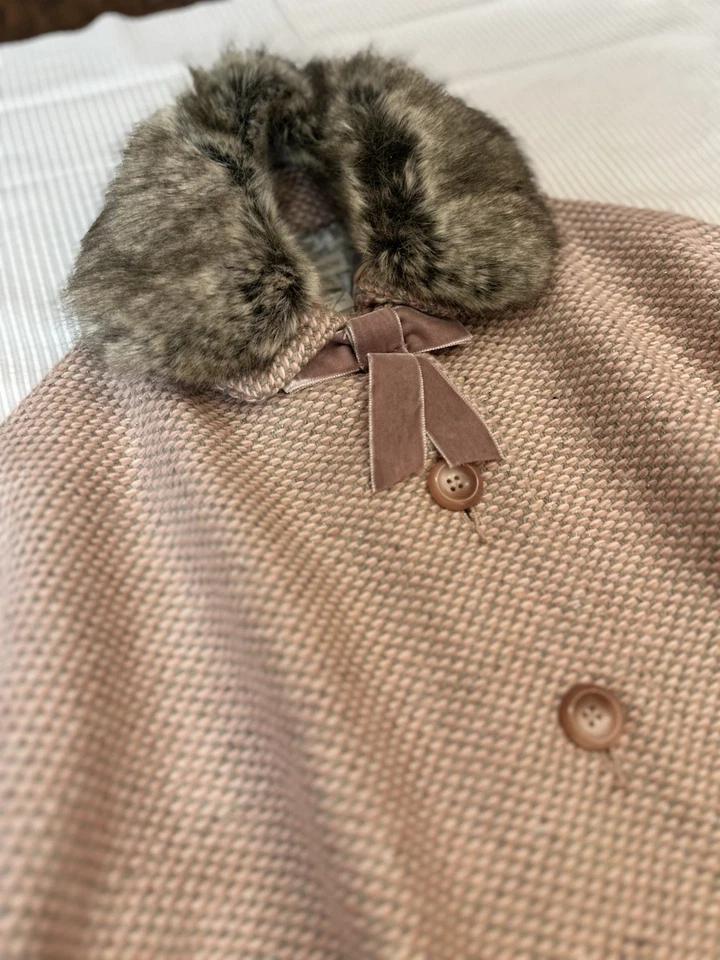 Poncho Monsoon bebê menina 12-24M tweed brilhante colarinho de pele sintética jaqueta formal nova com etiquetas - Imagem 2 de 4