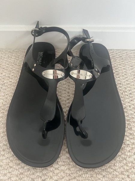 Michael Kors Black Thong Sandals Logo Hardware Size 10 Women’s