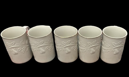 Set of 5 Libbey Tableware LIE23 Holly Berry Pears Cream w/ Gold Rim 10 Oz. Mugs - Picture 4 of 8