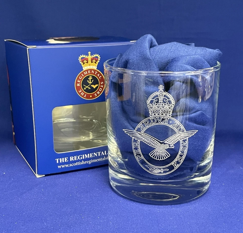 Royal Air Force Beer Mug Glass Tankard with engraved RAF eagle crest. - Image 2 of 2