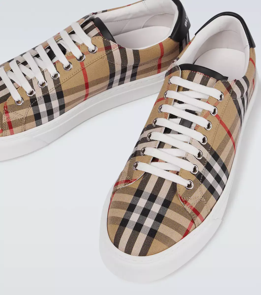 Burberry store sneakers men