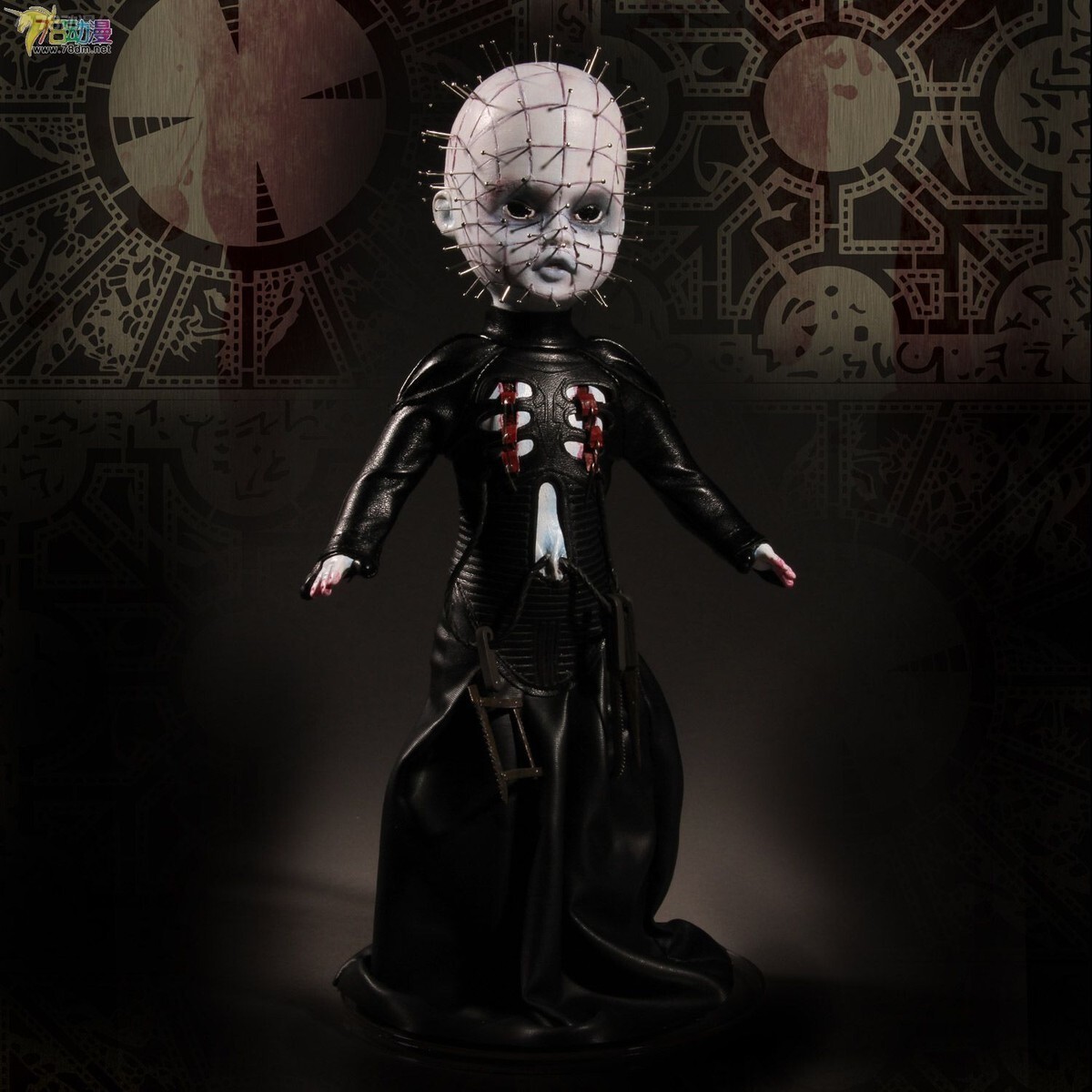 STOCK Mezco Living Dead Doll Series Hellraiser Pinhead Horror