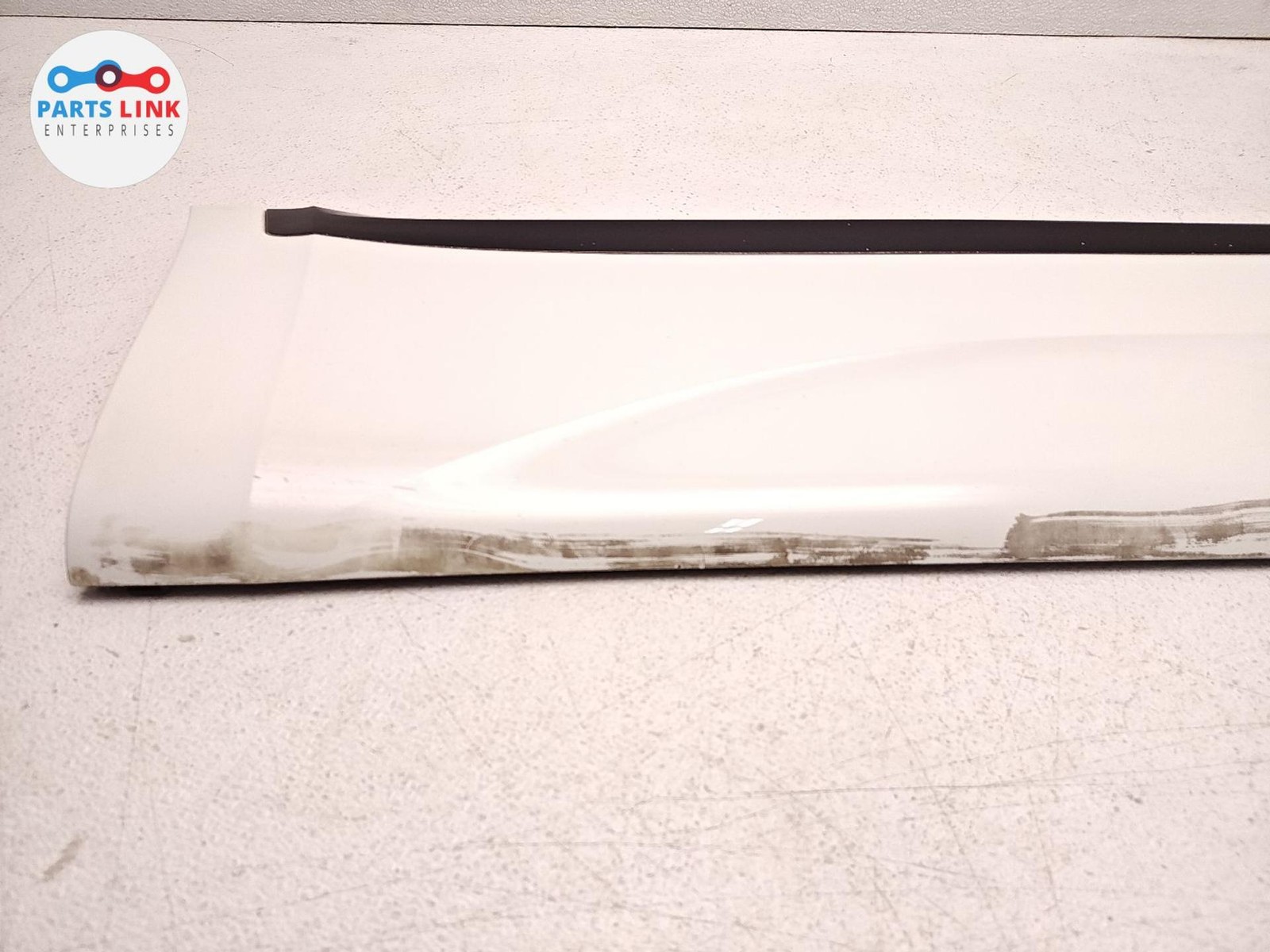 2016-20 BENTLEY BENTAYGA REAR RIGHT DOOR MOLDING CLADDING APPLIQUE LOWER LIP 636