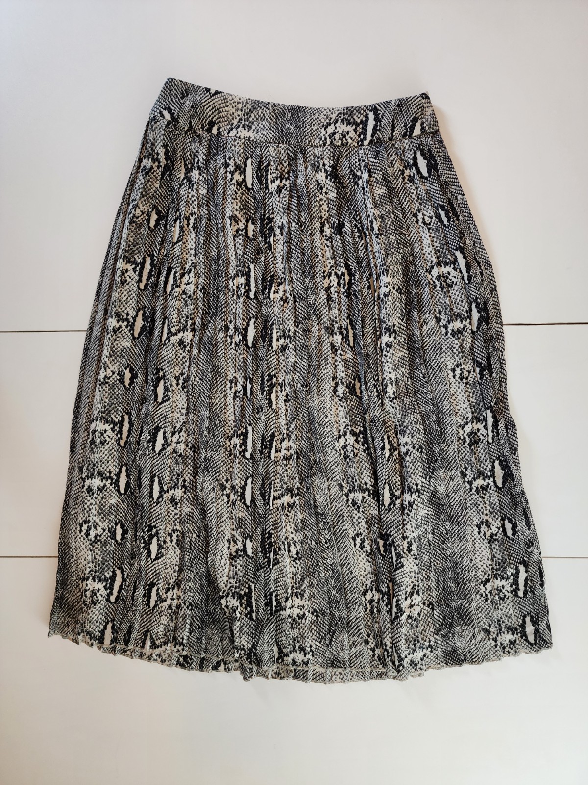 J. Crew Gray Black Python Snake Print Snakeskin P… - image 13