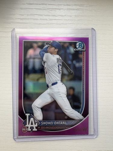 2025 Bowman Chrome - Shohei Ohtani, Shohei Ohtani #17 Fuchsia Refractor /299