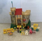 VTG 1974 Fisher Price Little People Play Family Castle #993 Yellow King Queen