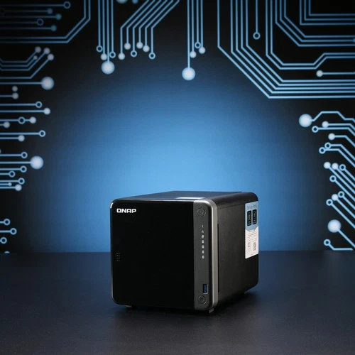 QNAP Turbo Station TS-453D // 4-Bay NAS // 4 GB RAM // 2x 2.5 GBase-T