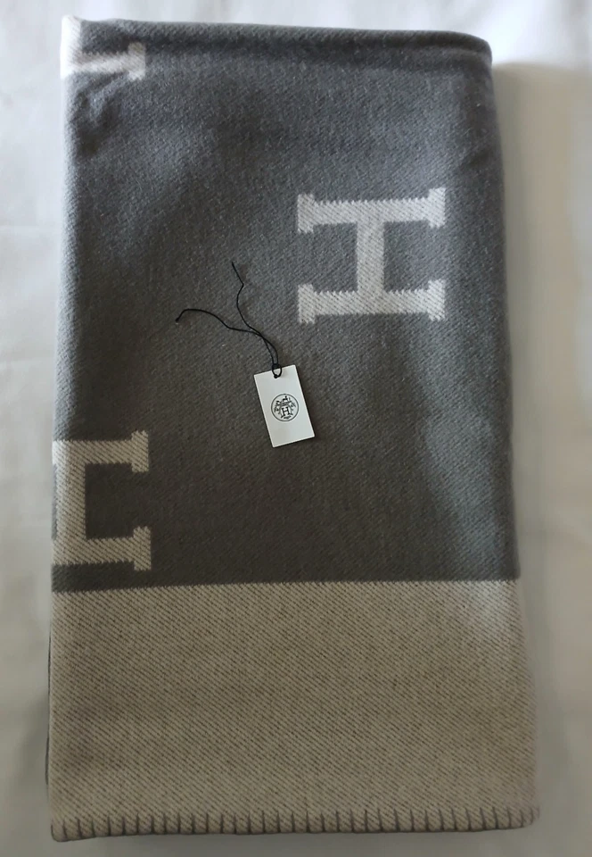 Sofá HERMÈS Lana Cachemira Avalon Tiro Gris Manta a Cuadros Foto 3 de 4