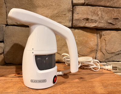 BLACK+DECKER Easy Garment Steamer Quick Heat Up
