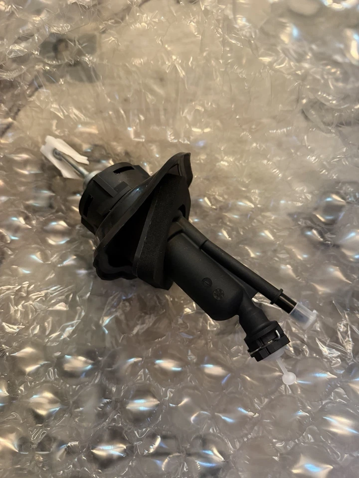 Cilindro maestro de embrague para Volvo S40 C30 C70 2004-2012 Foto 2 de 4