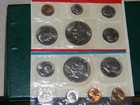 1974 US MINT UNCIRCULATED COIN SET P D S-NECELY TONED & SHINY!! — photo 1