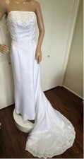 David’s Bridal beaded strapless button back detail Wedding Dress White Size 4