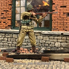 W.Britain 25195 U.S. Infantryman Standing Firing M1 Garand, 1943-45 Britains 