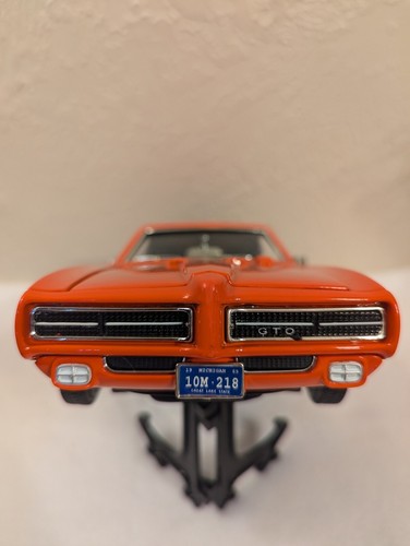 1969 Pontiac GTO judge Orange 1/18 Scale Diecast Car By Motormax 73133 - Picture 15 of 19