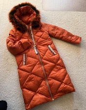 Excellent Mid-long Down Coat with Beautiful Color - Large
