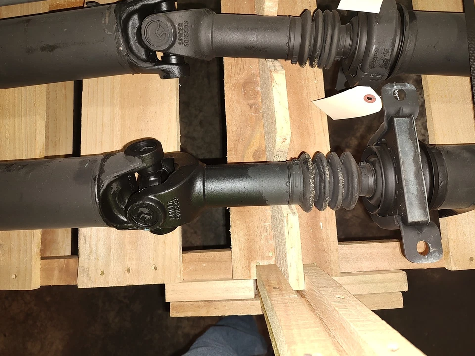 SE ADAPTA A GMC CHEVROLET C3500 C3500HD 1996-2002 EJE 15729591 - NUEVO FABRICANTE DE EQUIPOS ORIGINALES 15729591 Foto 2 de 4