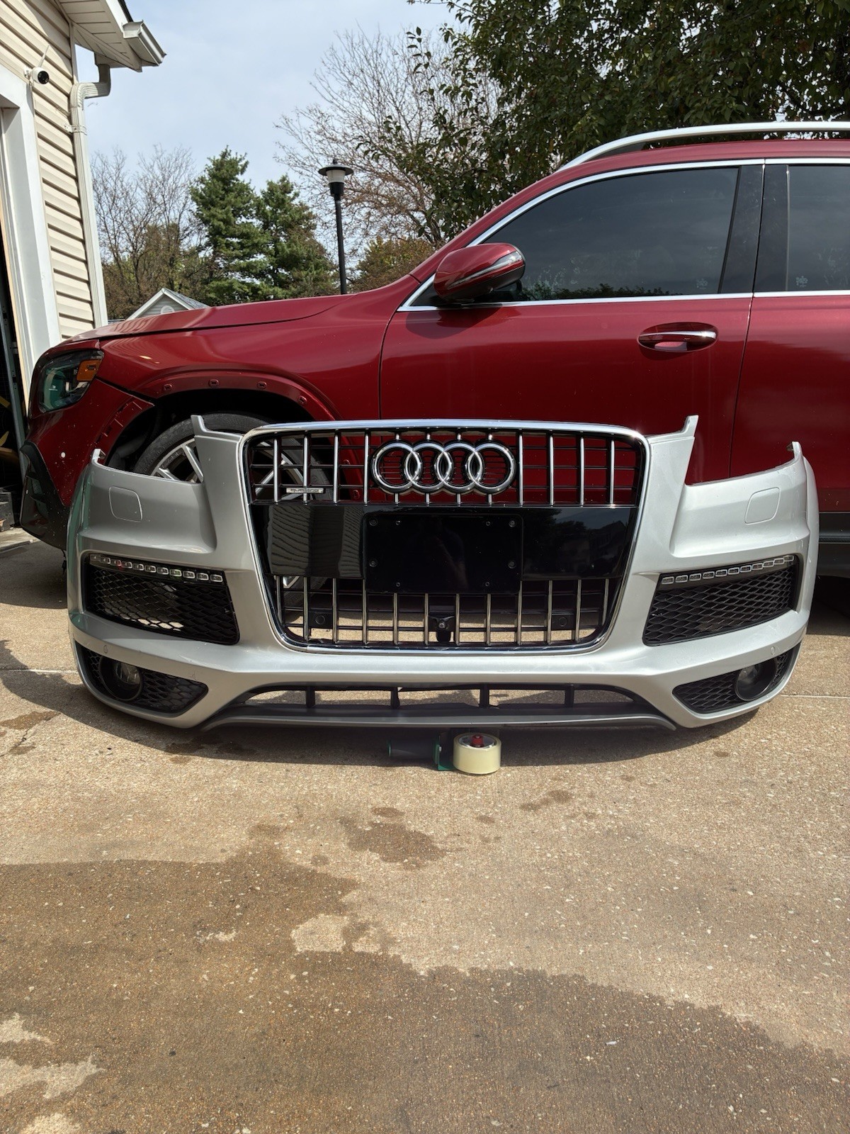 2010-2015 Audi Q7 Front Bumper Cover Assembly W/Grilles,Camera,Turn Signals OEM