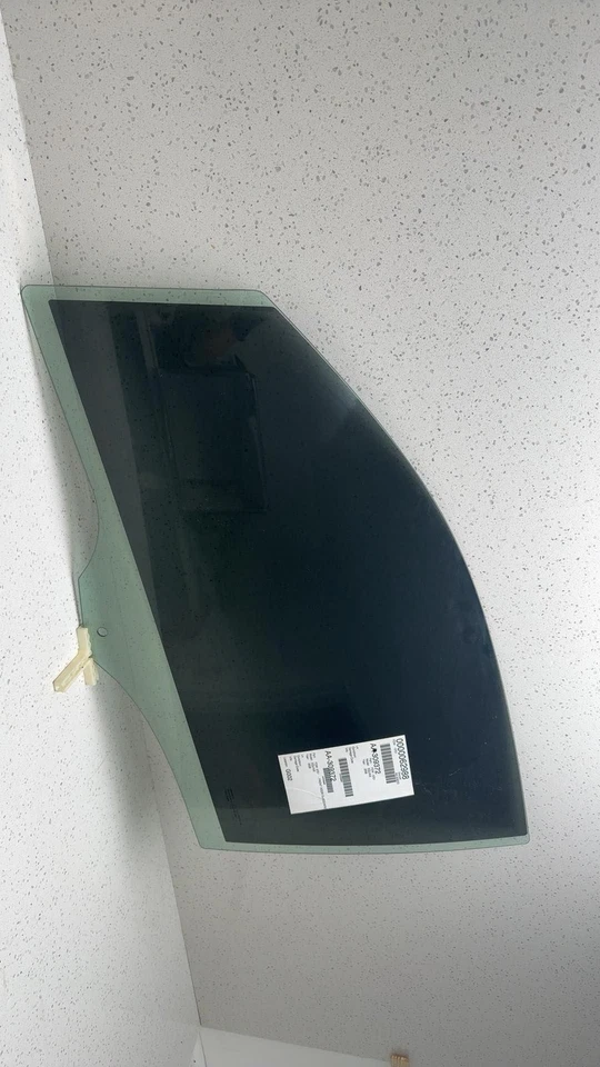 05 06 07 08 09 CHEVY EQUINOX Front Door Glass/window Chevrolet Left - Image 2 of 4