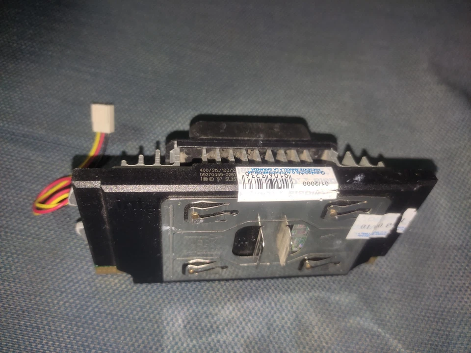 Intel Pentium II 400MHz Deschutes Slot 1 Processor CPU SL357 Retro - Immagine 3 di 4