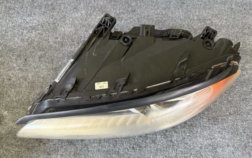 Faro adaptable xenón pasajero derecho OEM 2007-2016 Volvo S80 V70 XC70 Foto 4 de 4