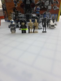 LEGO Star Wars: Battle for Geonosis (7869) W Minifigures Box and Instructions 