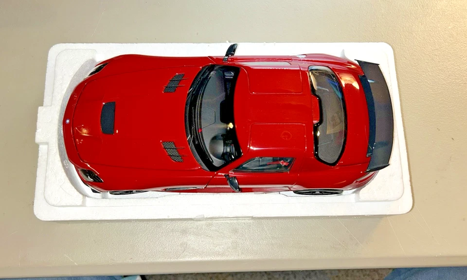 Minichamps 1:18 Mercedes Benz SLS AMG Black Series 2013 Rare Red Mint NIB #1/350 - Image 4 of 4
