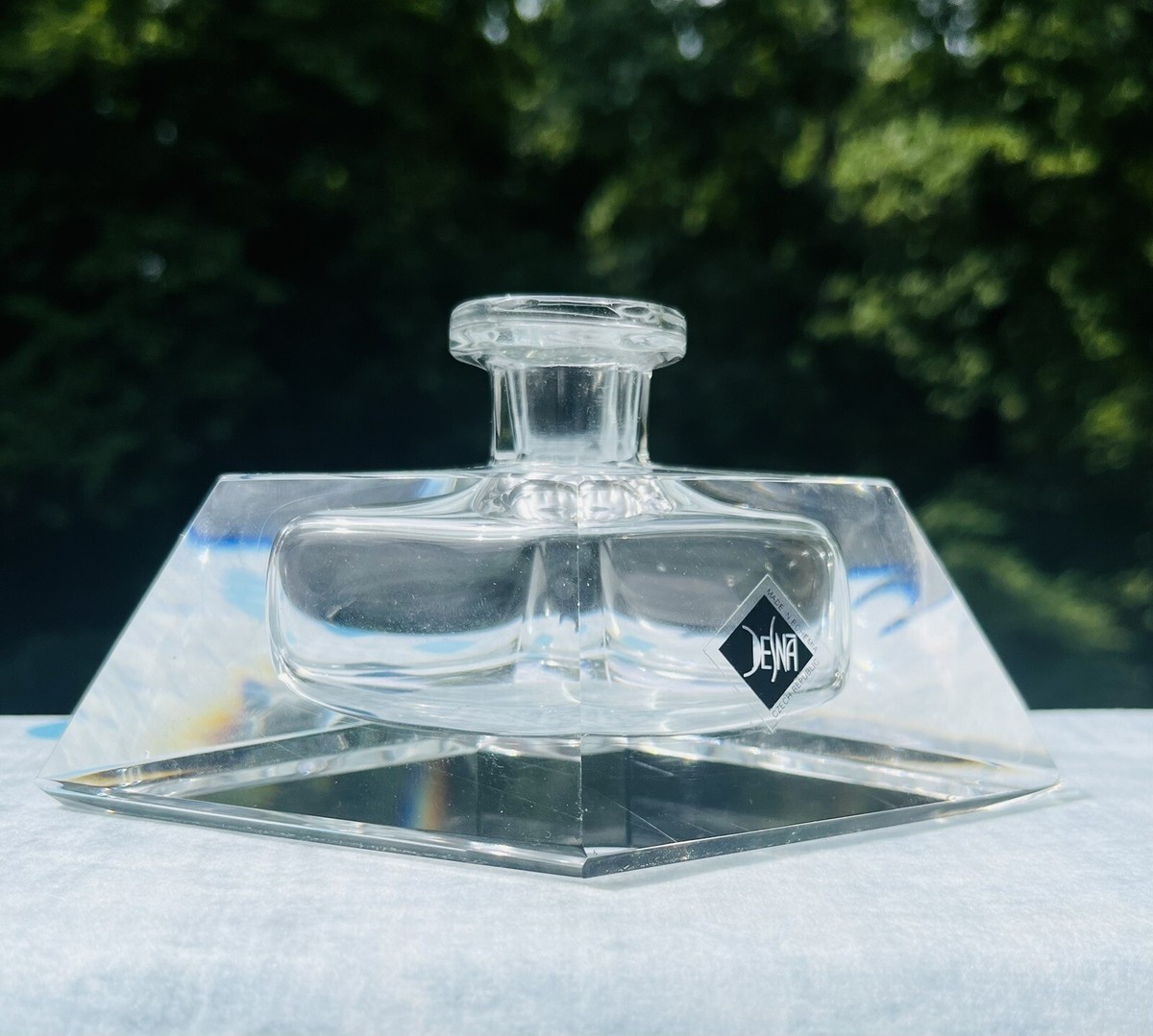 Desna Bohemia カットガラス香水瓶 刻印。 Desna Bohemia カットガラス