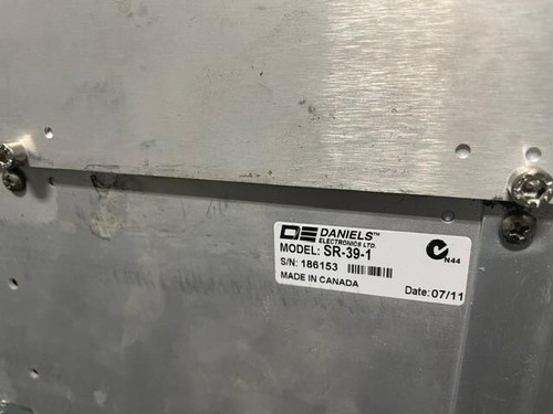 3 X UNIDADES DE TRANSMISIÓN DE RADIO DANIELS RF SR-39-1 CON MÓDULO DE ALIMENTACIÓN DEFECTUOSO COMO ESTÁ - Imagen 4 de 6