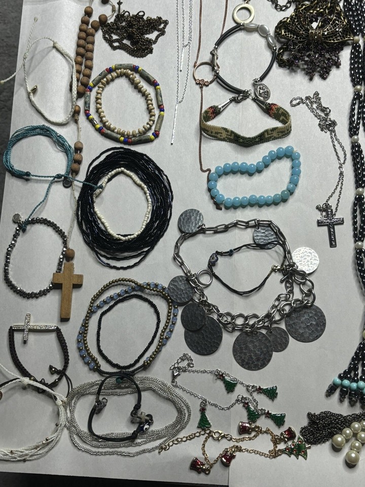 Lot Of 70+ Pieces Mixed Vintage & Modern Costume Jewelry Brand names 4